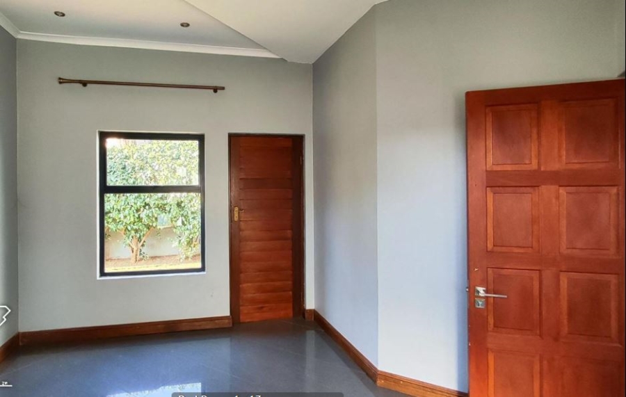 5 Bedroom Property for Sale in Glen Erasmia Gauteng