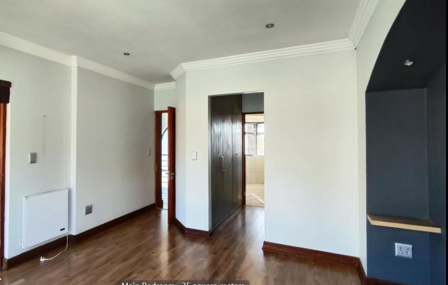 5 Bedroom Property for Sale in Glen Erasmia Gauteng