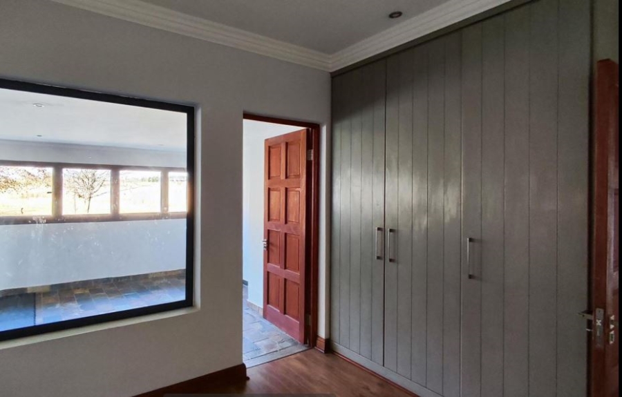 5 Bedroom Property for Sale in Glen Erasmia Gauteng