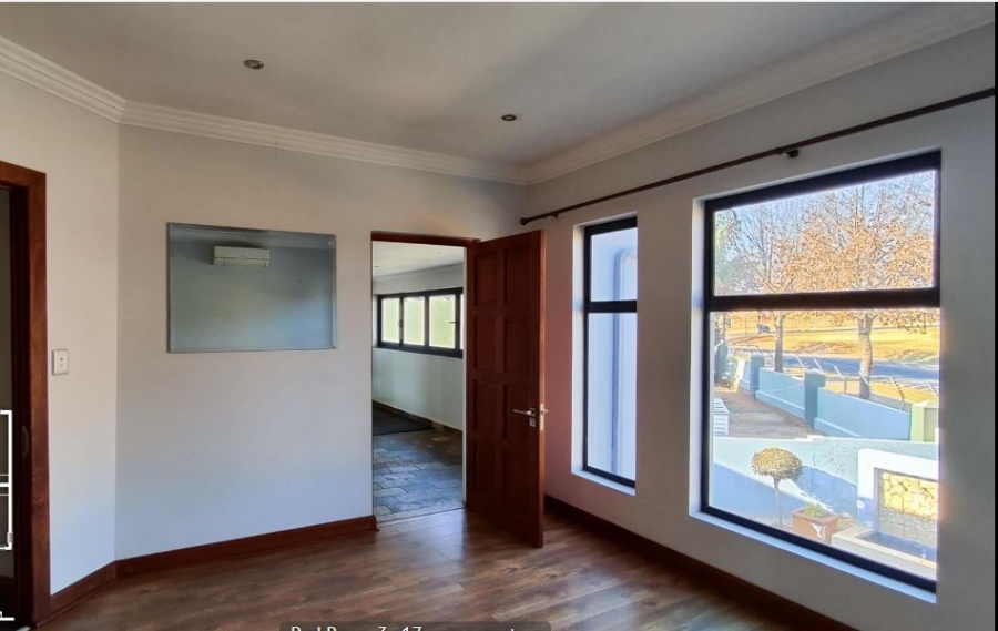 5 Bedroom Property for Sale in Glen Erasmia Gauteng