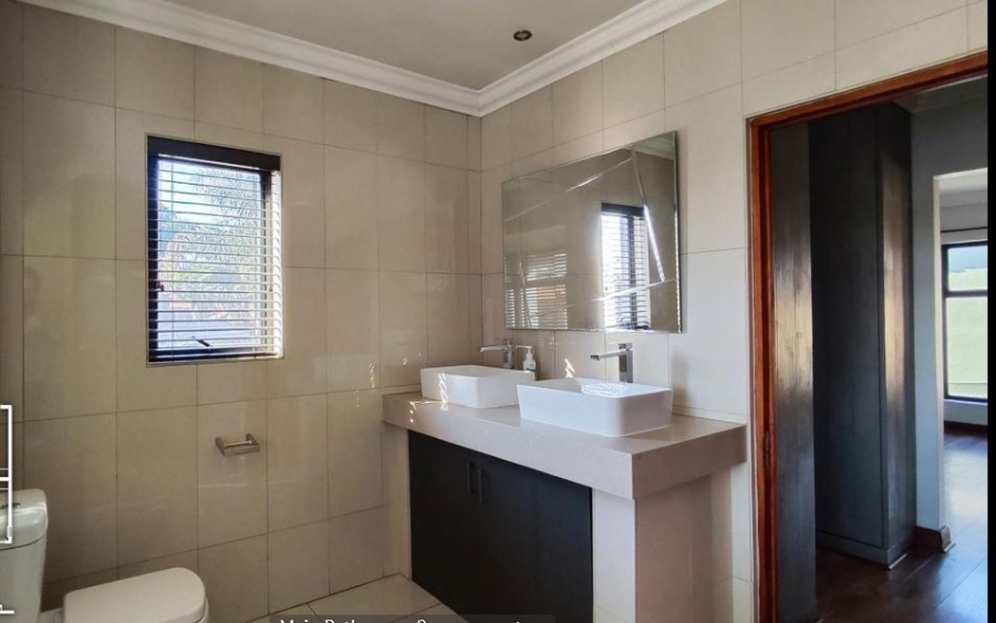 5 Bedroom Property for Sale in Glen Erasmia Gauteng