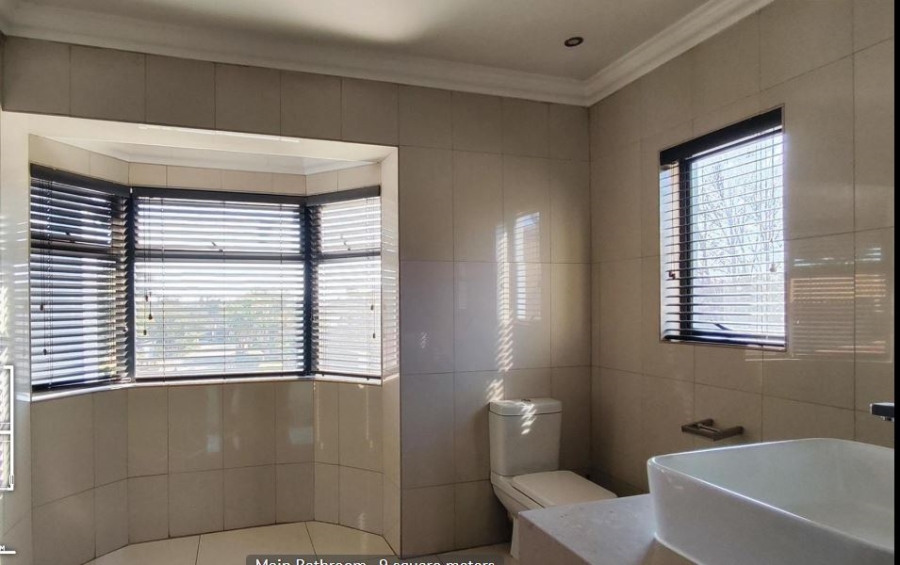 5 Bedroom Property for Sale in Glen Erasmia Gauteng