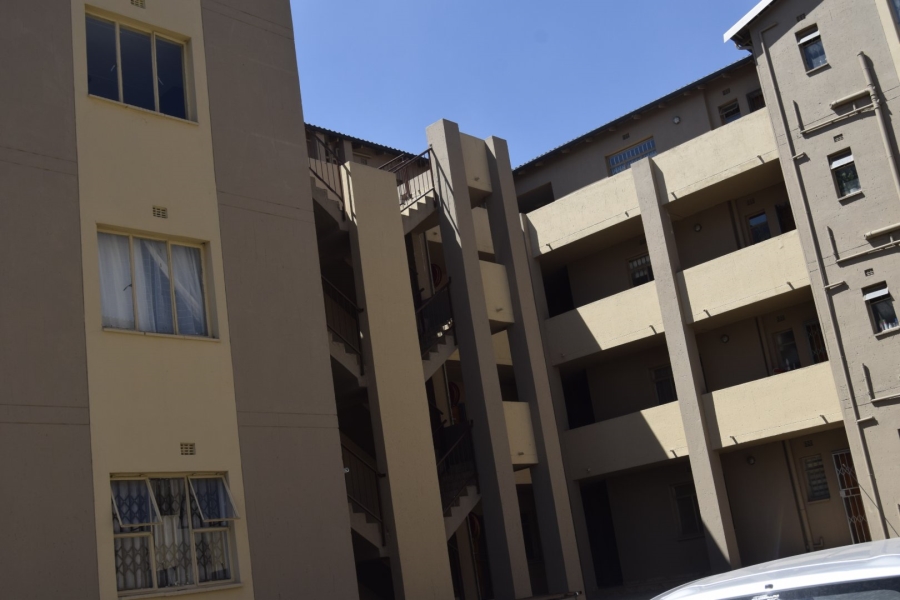 2 Bedroom Property for Sale in Fleurhof Gauteng