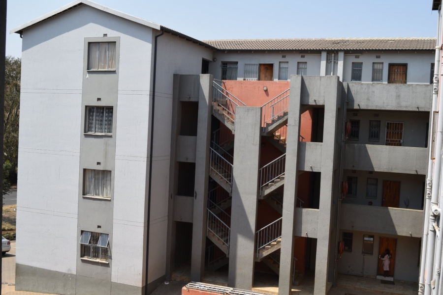 2 Bedroom Property for Sale in Fleurhof Gauteng