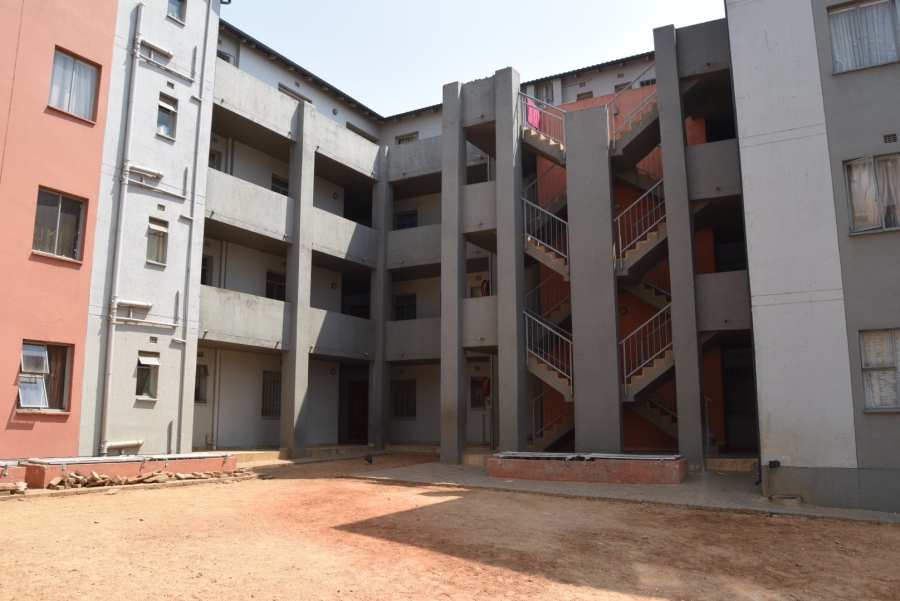 2 Bedroom Property for Sale in Fleurhof Gauteng