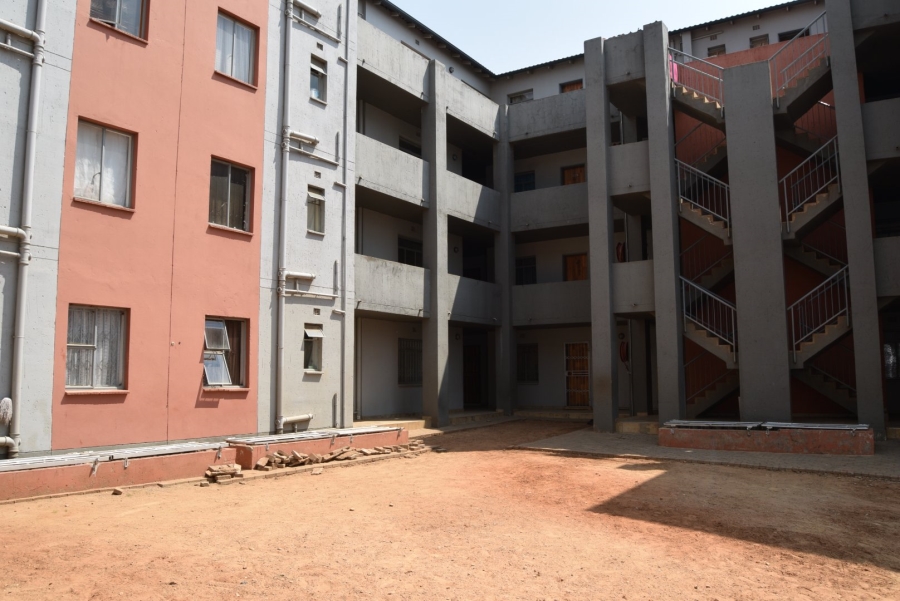 2 Bedroom Property for Sale in Fleurhof Gauteng