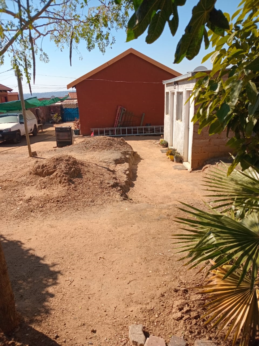 2 Bedroom Property for Sale in Olievenhoutbosch Gauteng