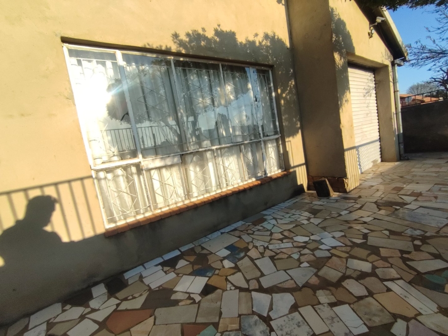 4 Bedroom Property for Sale in Etwatwa Gauteng