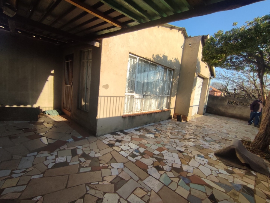 4 Bedroom Property for Sale in Etwatwa Gauteng