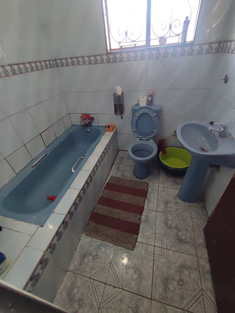4 Bedroom Property for Sale in Etwatwa Gauteng