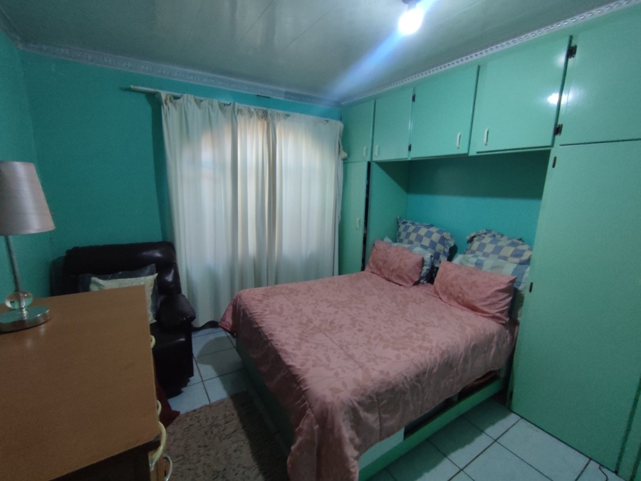 4 Bedroom Property for Sale in Etwatwa Gauteng