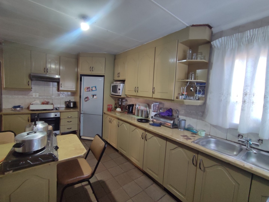 4 Bedroom Property for Sale in Etwatwa Gauteng