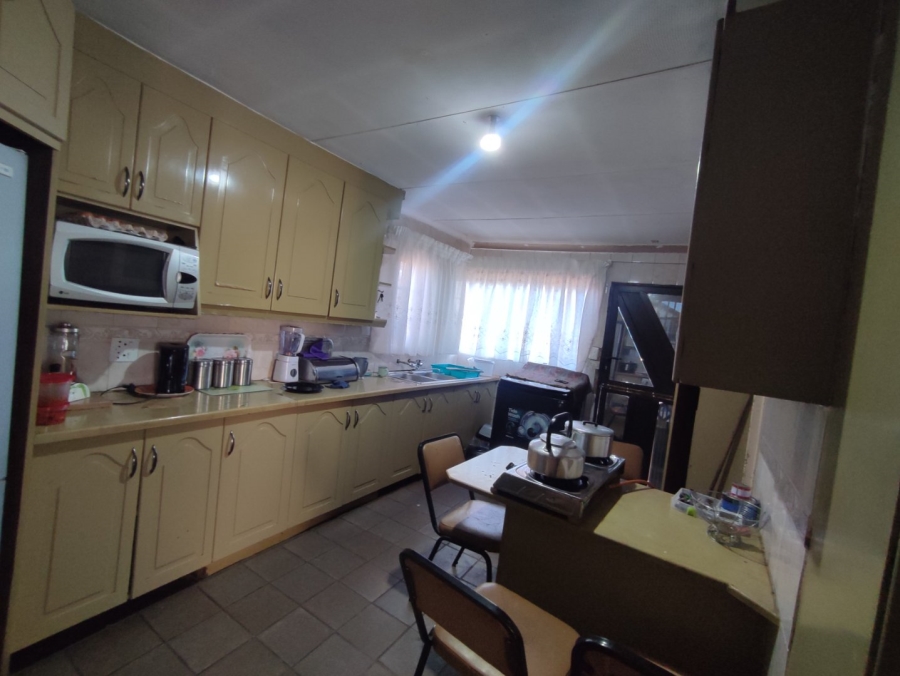 4 Bedroom Property for Sale in Etwatwa Gauteng