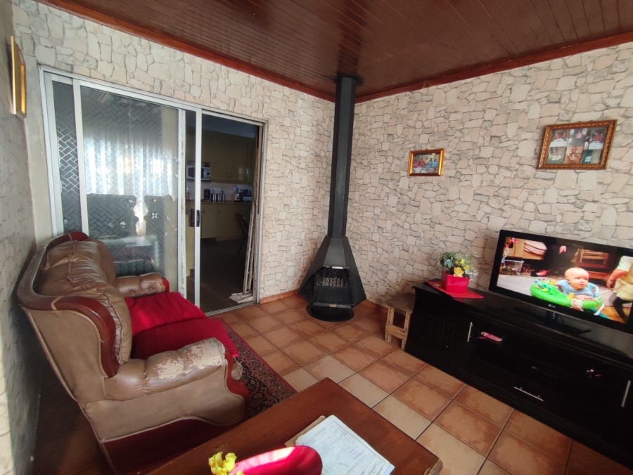 4 Bedroom Property for Sale in Etwatwa Gauteng