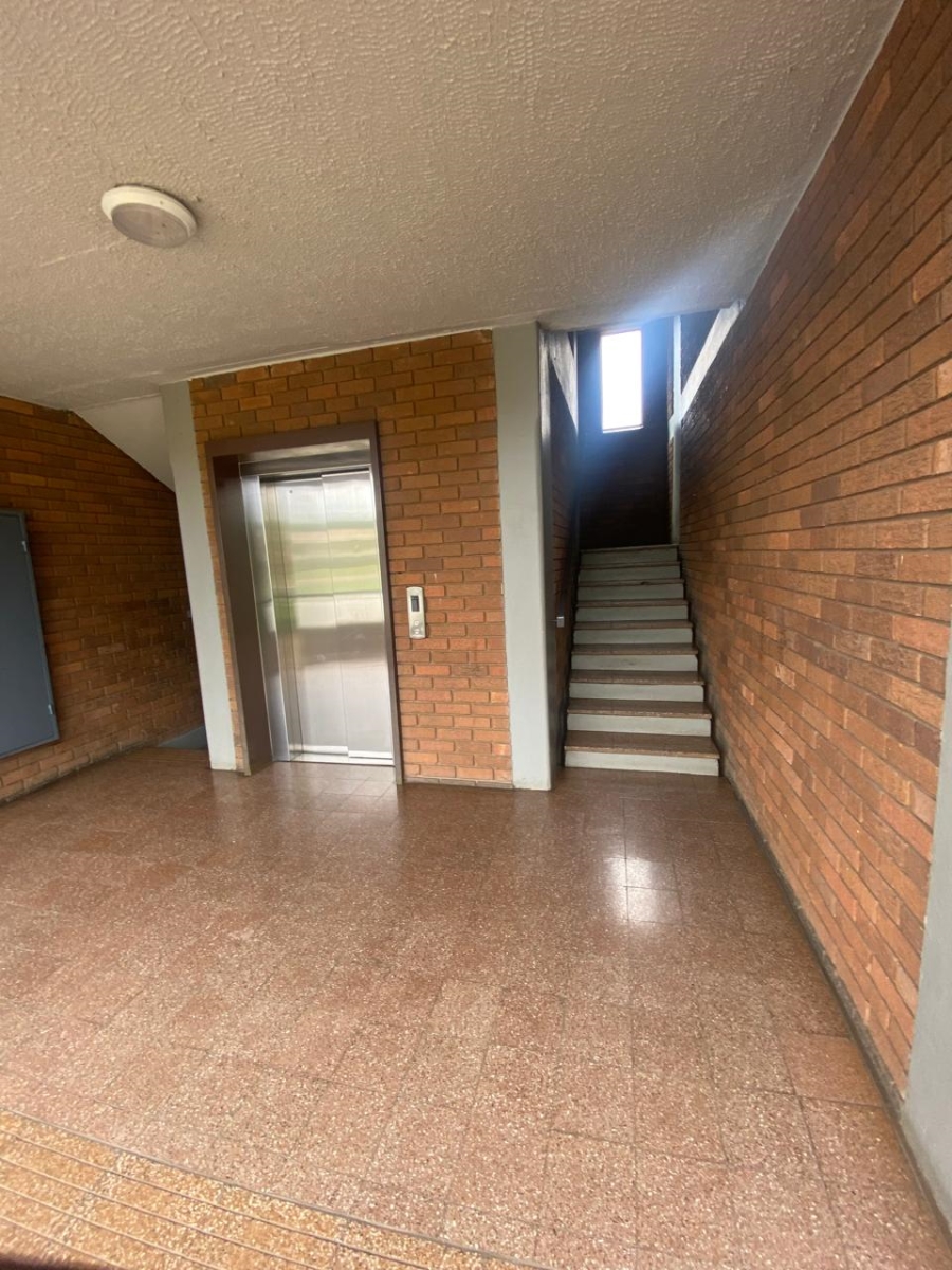 2 Bedroom Property for Sale in Kwaggasrand Gauteng