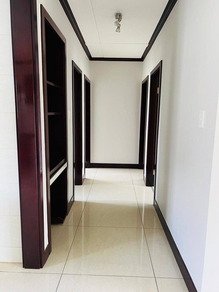 To Let 3 Bedroom Property for Rent in Fourways Gauteng