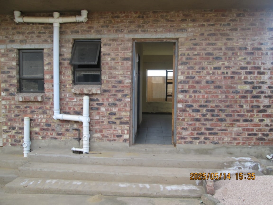 1 Bedroom Property for Sale in Naledi Gauteng