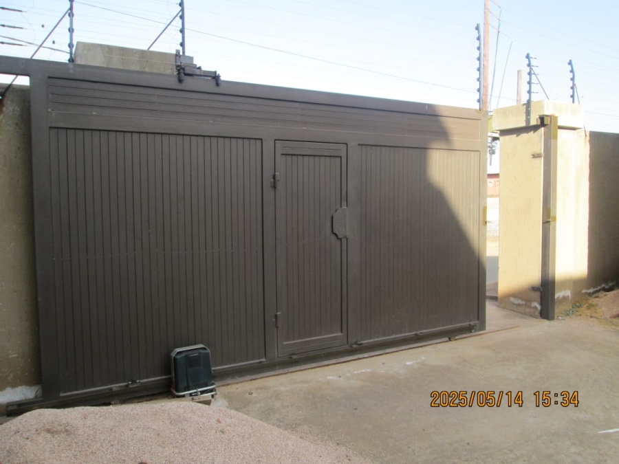 1 Bedroom Property for Sale in Naledi Gauteng