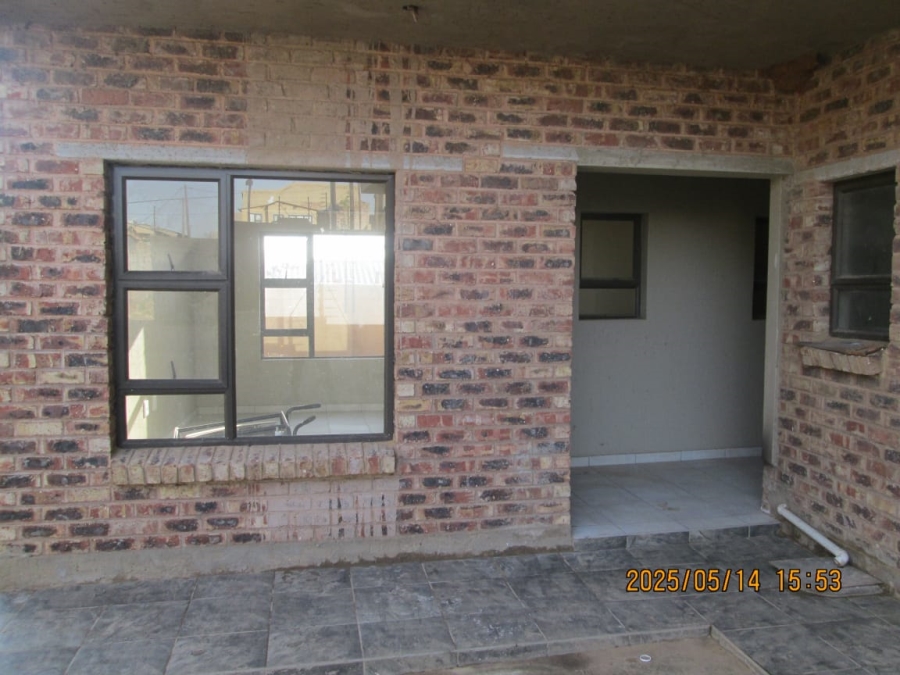 1 Bedroom Property for Sale in Naledi Gauteng