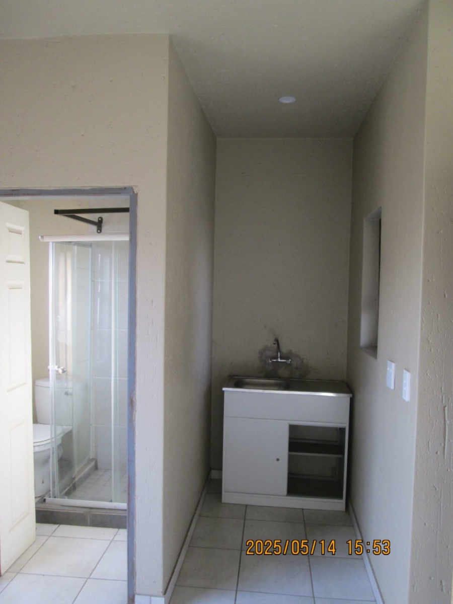 1 Bedroom Property for Sale in Naledi Gauteng