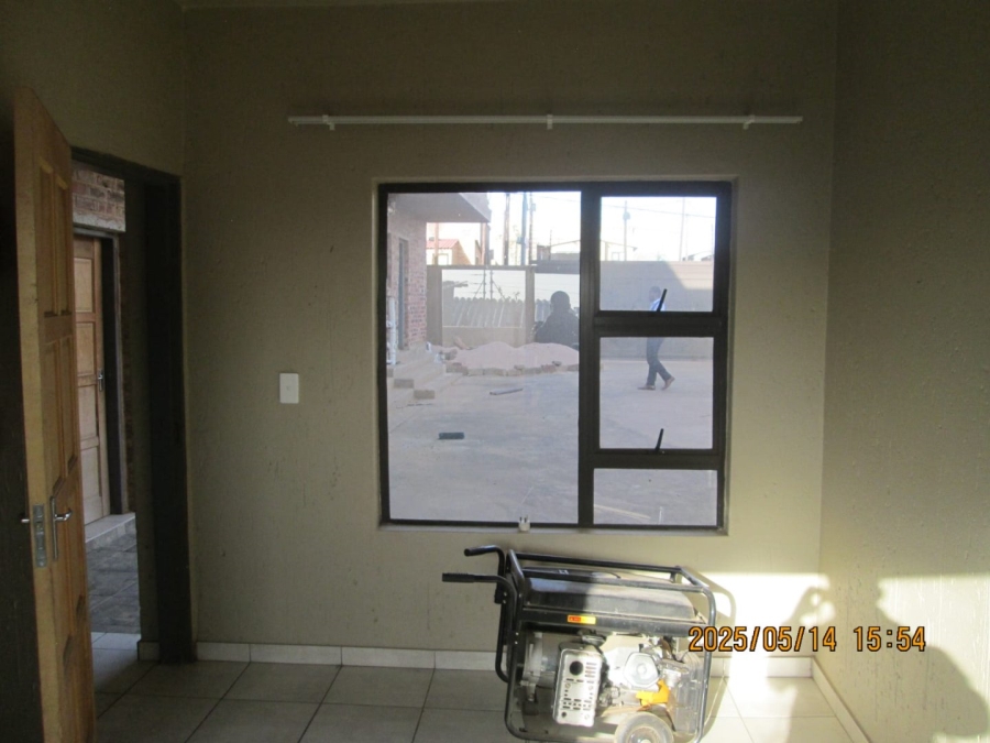 1 Bedroom Property for Sale in Naledi Gauteng