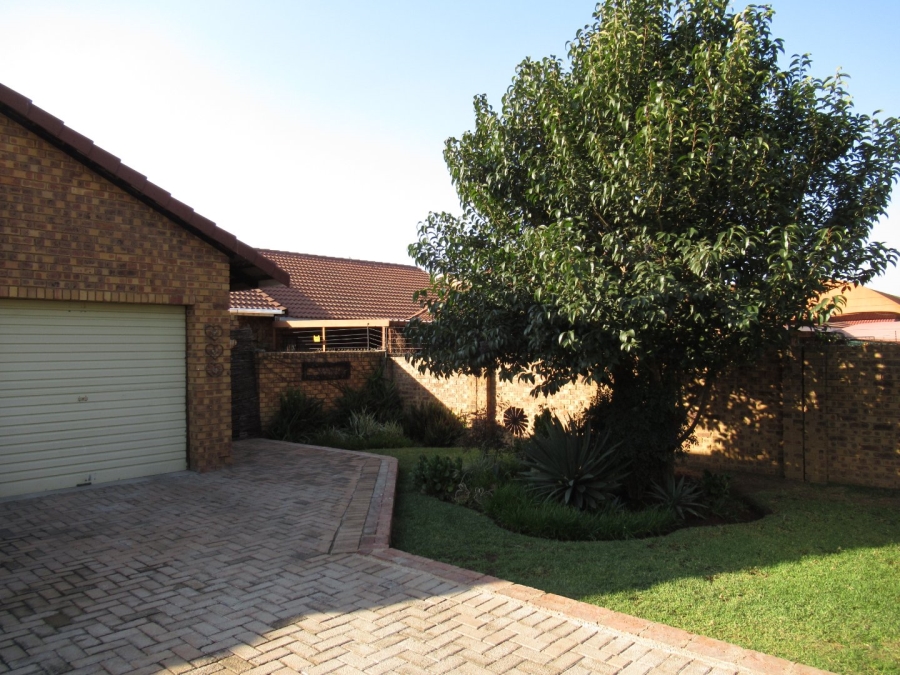 3 Bedroom Property for Sale in Erasmus Gauteng