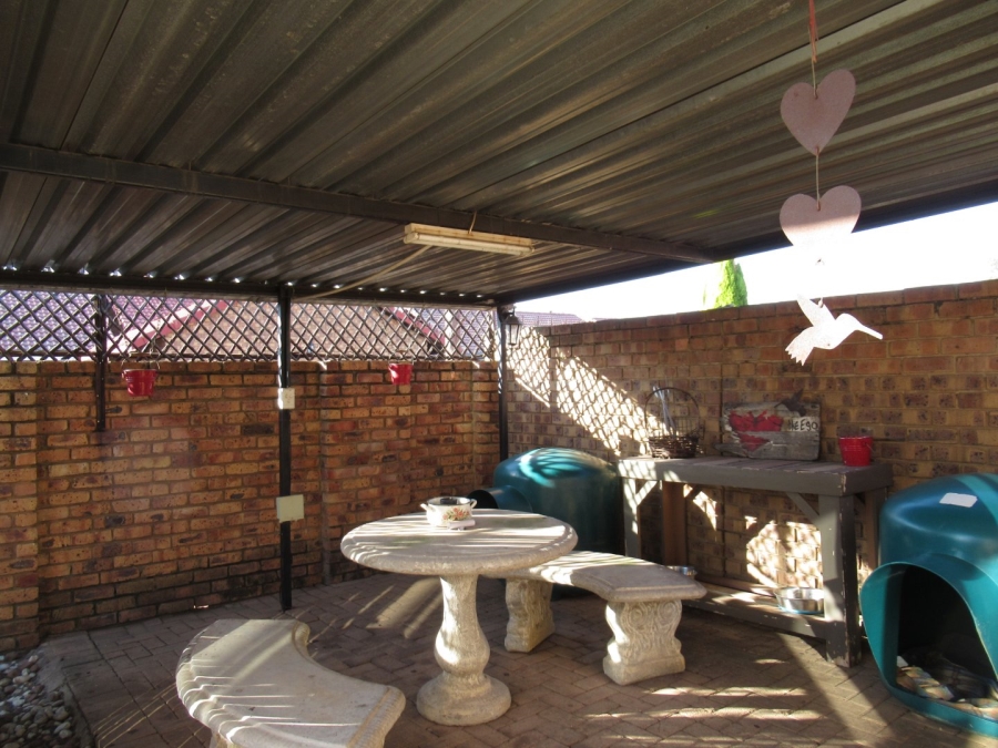 3 Bedroom Property for Sale in Erasmus Gauteng