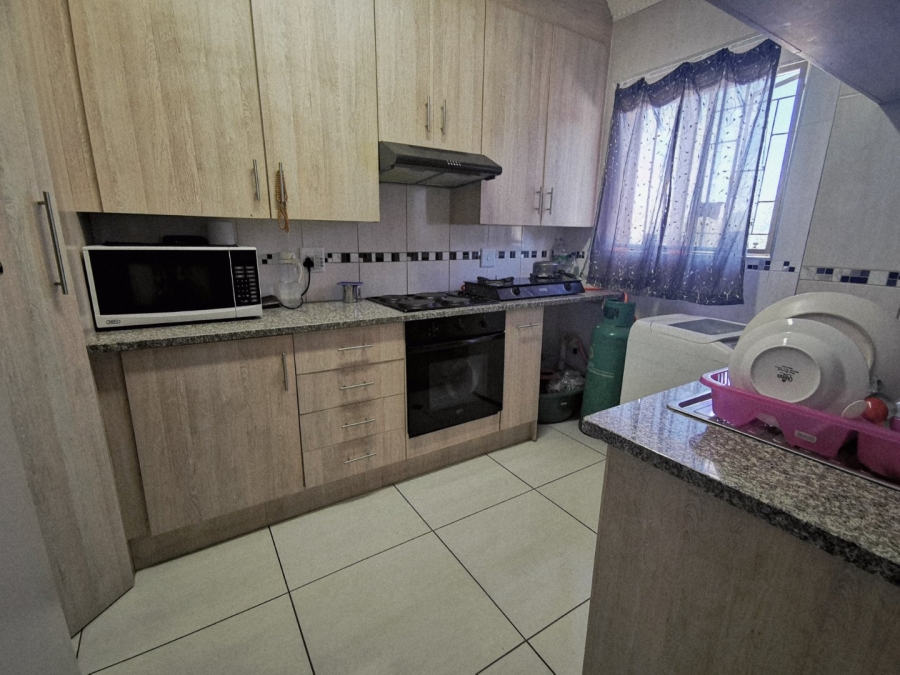 To Let 2 Bedroom Property for Rent in Erasmia Gauteng