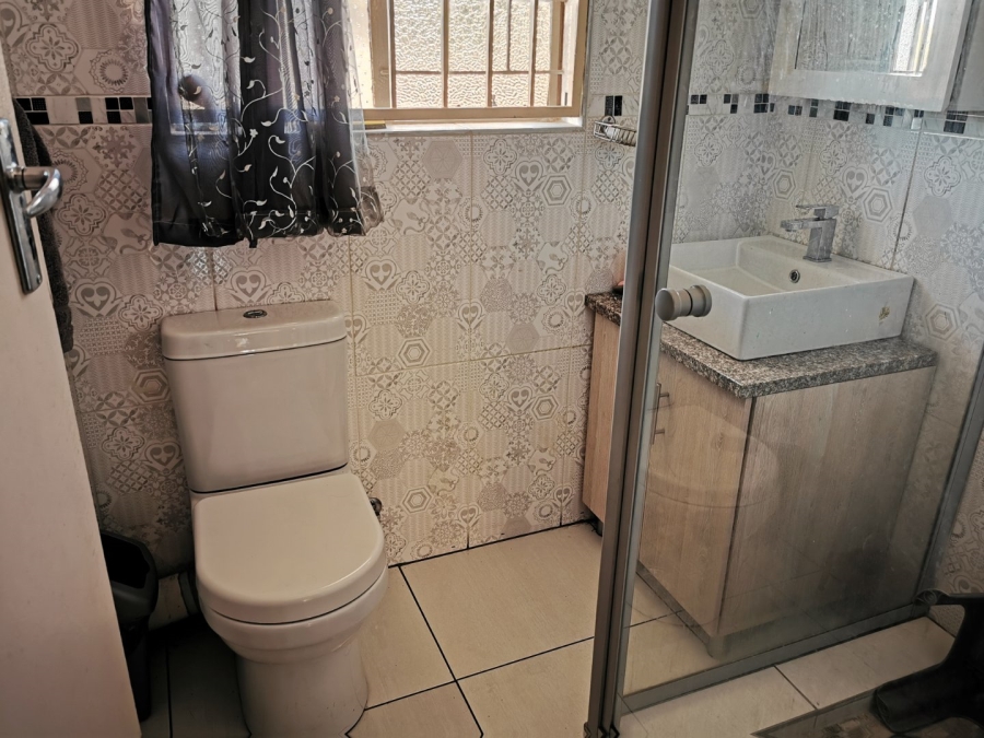 To Let 2 Bedroom Property for Rent in Erasmia Gauteng