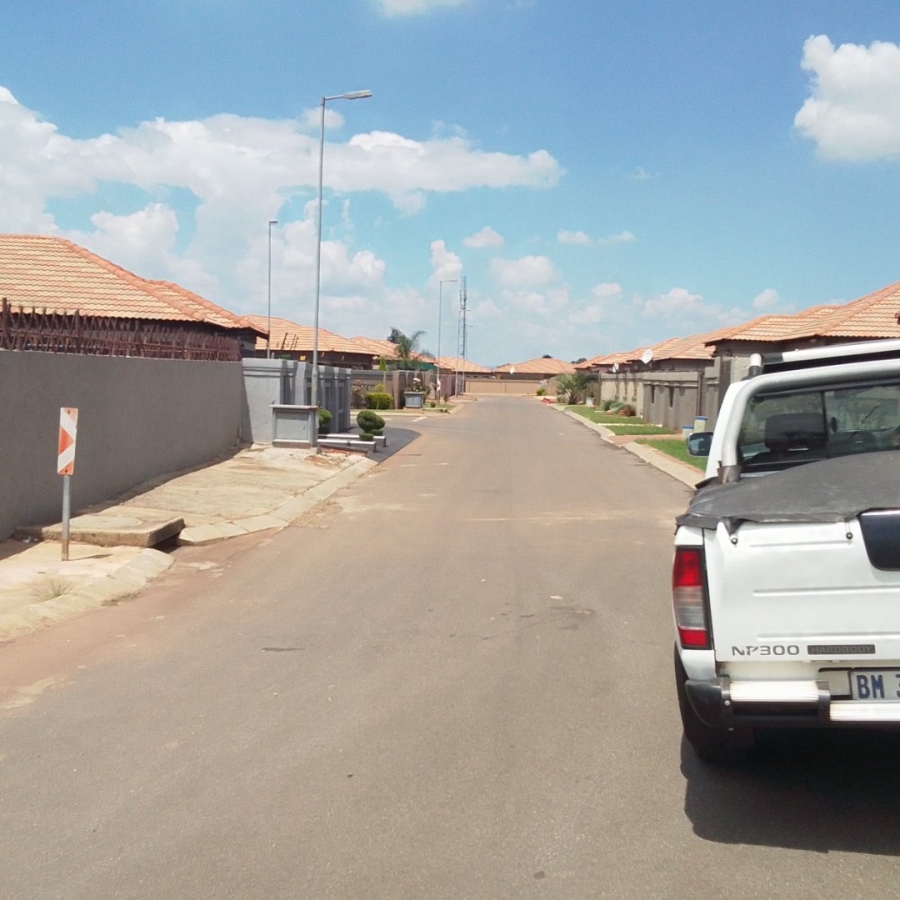  Bedroom Property for Sale in Dawn Park Gauteng