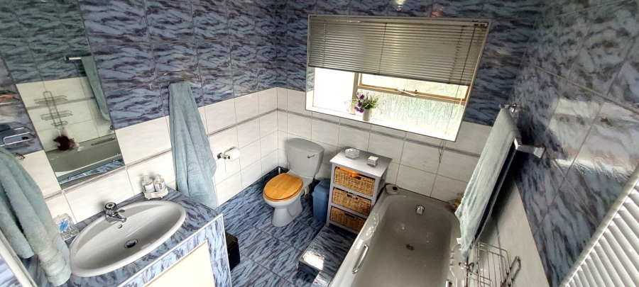 5 Bedroom Property for Sale in Raslouw Gauteng