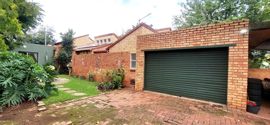 5 Bedroom Property for Sale in Raslouw Gauteng