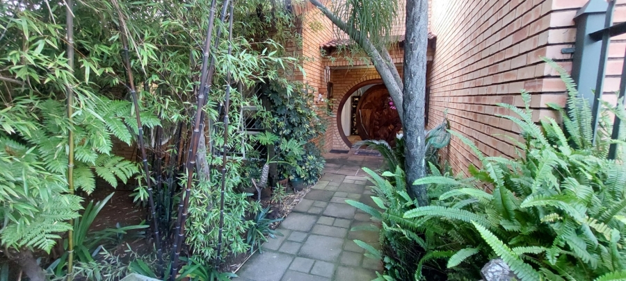 5 Bedroom Property for Sale in Raslouw Gauteng