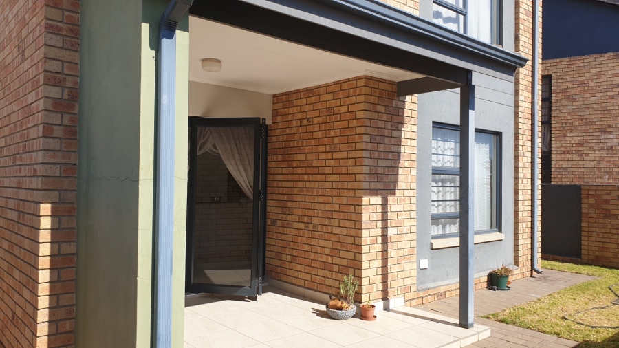 3 Bedroom Property for Sale in Amberfield Gauteng