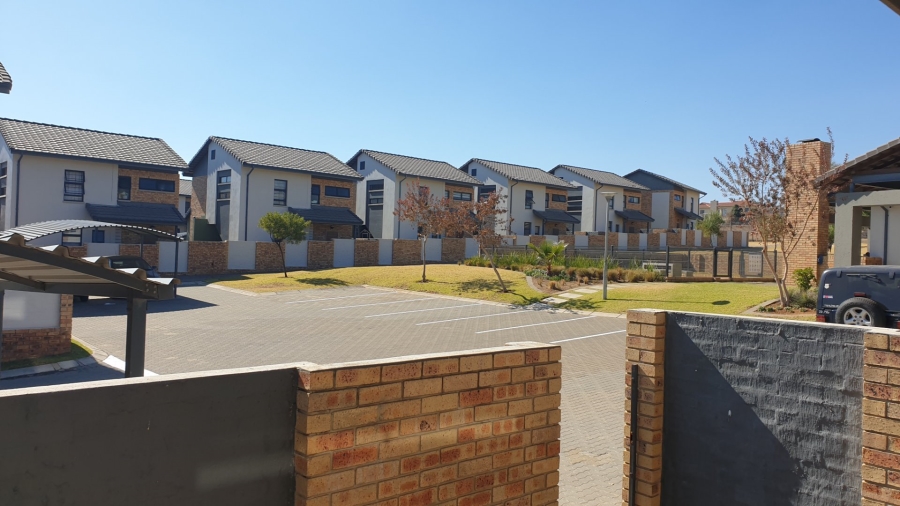 3 Bedroom Property for Sale in Amberfield Gauteng