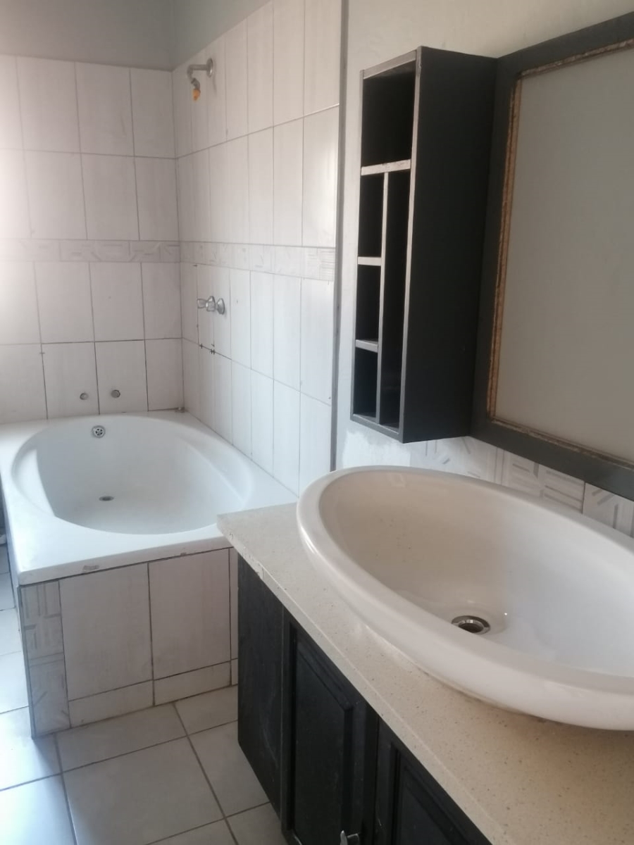 3 Bedroom Property for Sale in Wonderboom South Gauteng