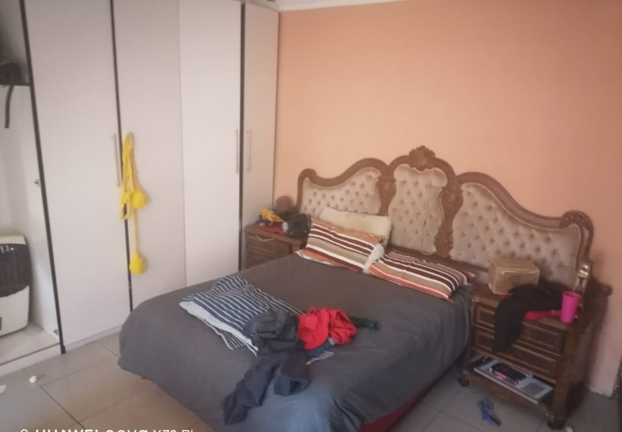 4 Bedroom Property for Sale in Honingneskrans Ah Gauteng