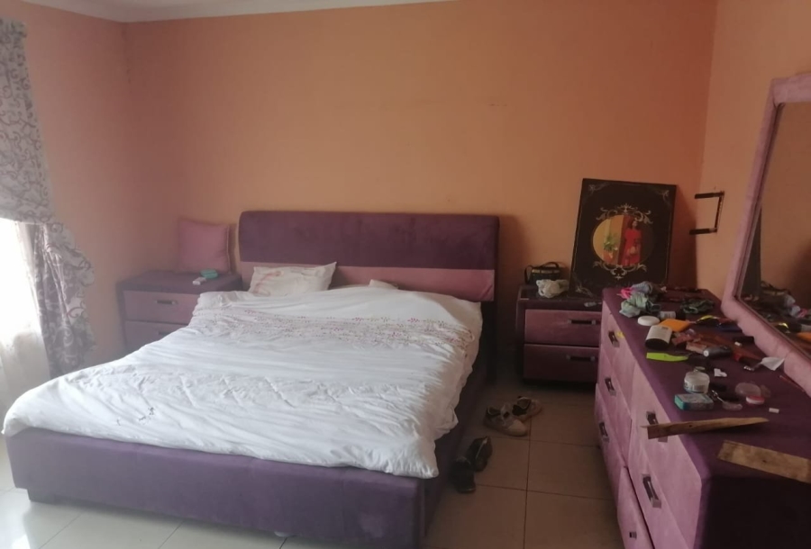4 Bedroom Property for Sale in Honingneskrans Ah Gauteng