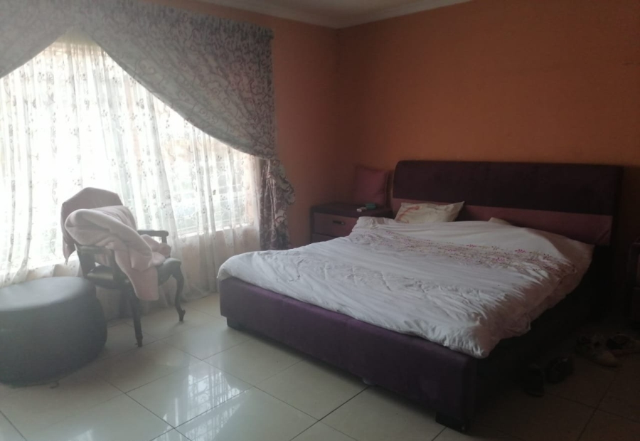 4 Bedroom Property for Sale in Honingneskrans Ah Gauteng