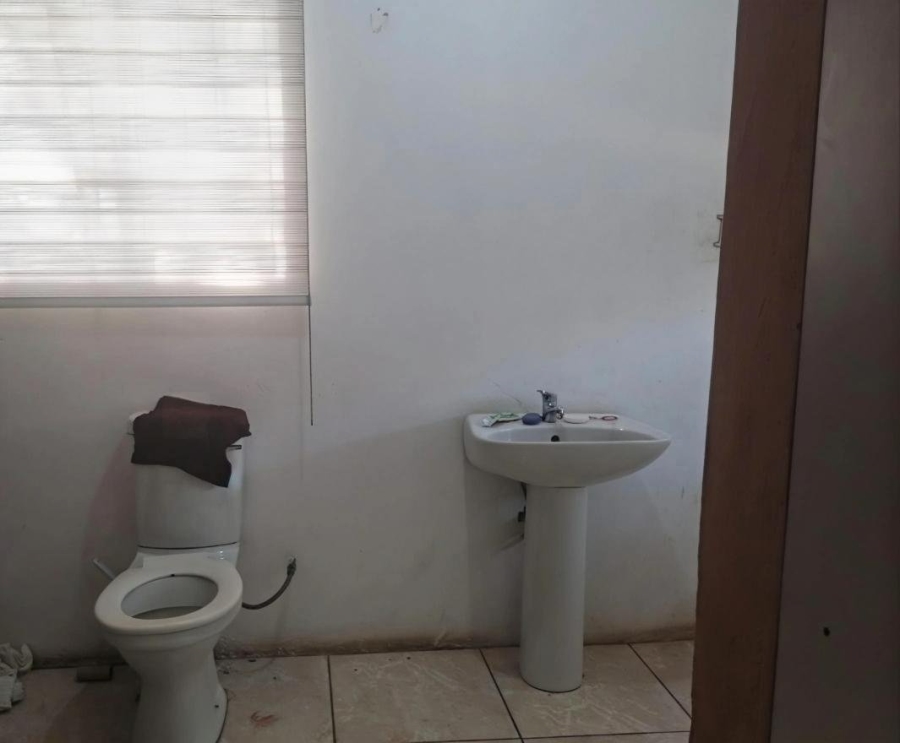 4 Bedroom Property for Sale in Honingneskrans Ah Gauteng