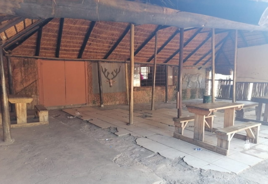 4 Bedroom Property for Sale in Honingneskrans Ah Gauteng