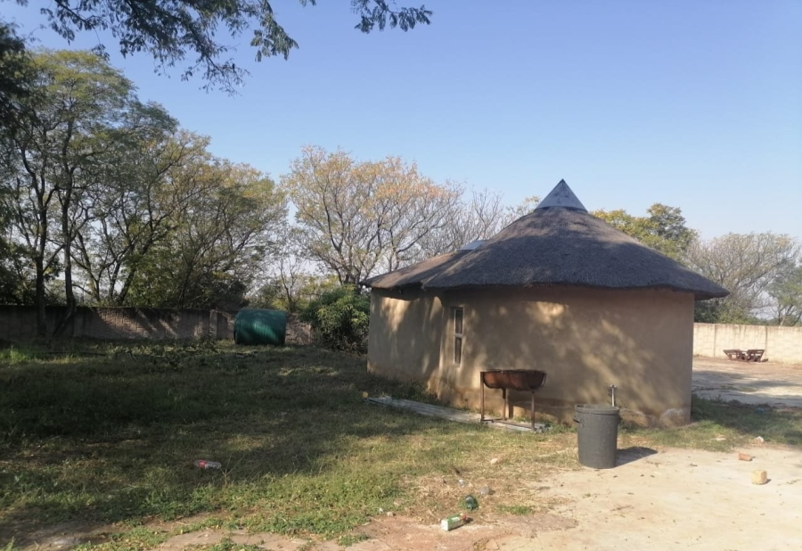 4 Bedroom Property for Sale in Honingneskrans Ah Gauteng