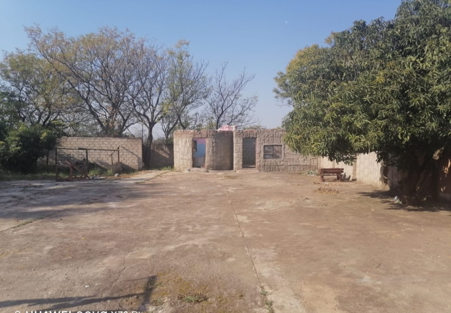 4 Bedroom Property for Sale in Honingneskrans Ah Gauteng