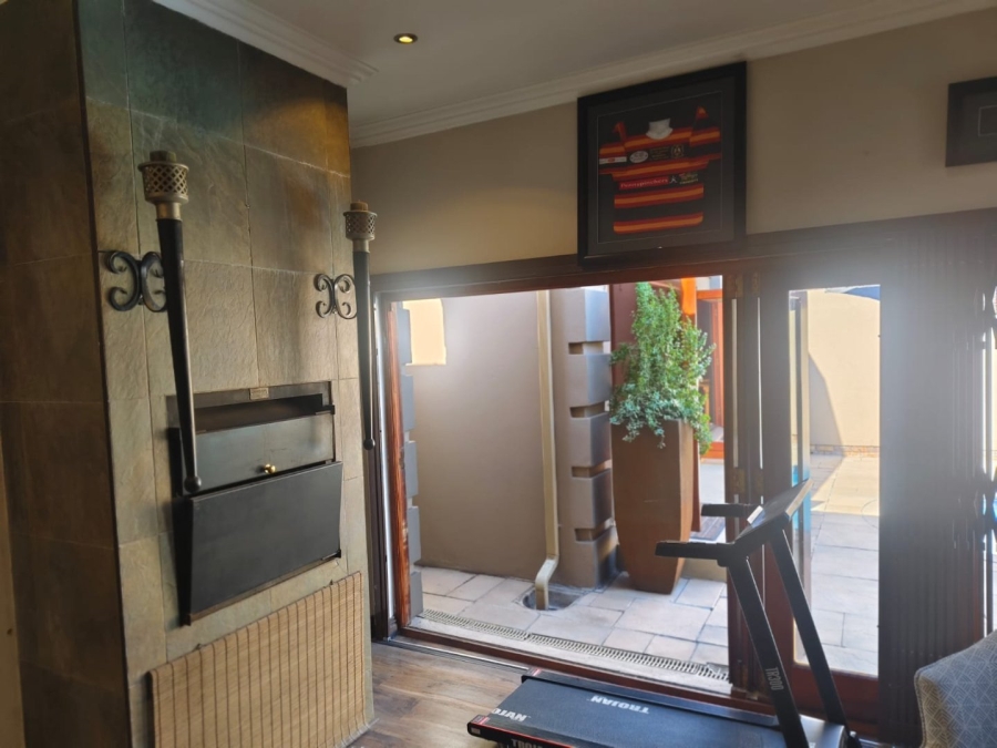 3 Bedroom Property for Sale in Dayanglen Gauteng