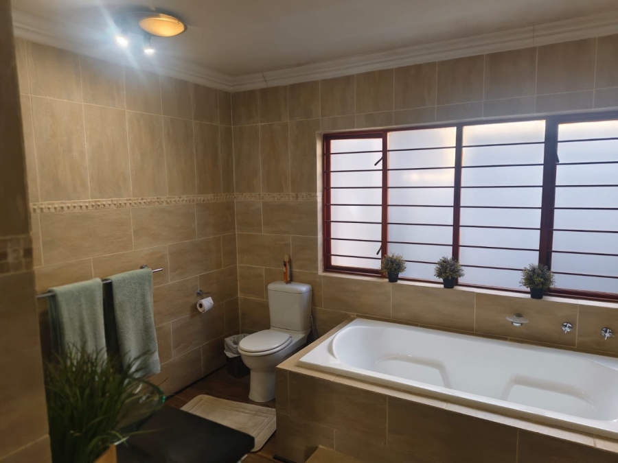 3 Bedroom Property for Sale in Dayanglen Gauteng