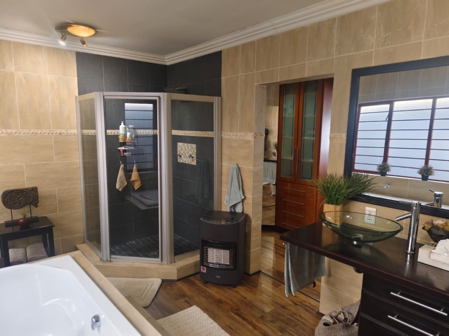 3 Bedroom Property for Sale in Dayanglen Gauteng