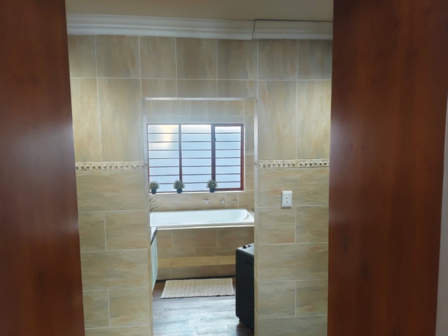 3 Bedroom Property for Sale in Dayanglen Gauteng