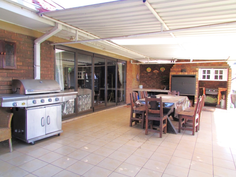 4 Bedroom Property for Sale in Vanderbijlpark SW 1 Gauteng