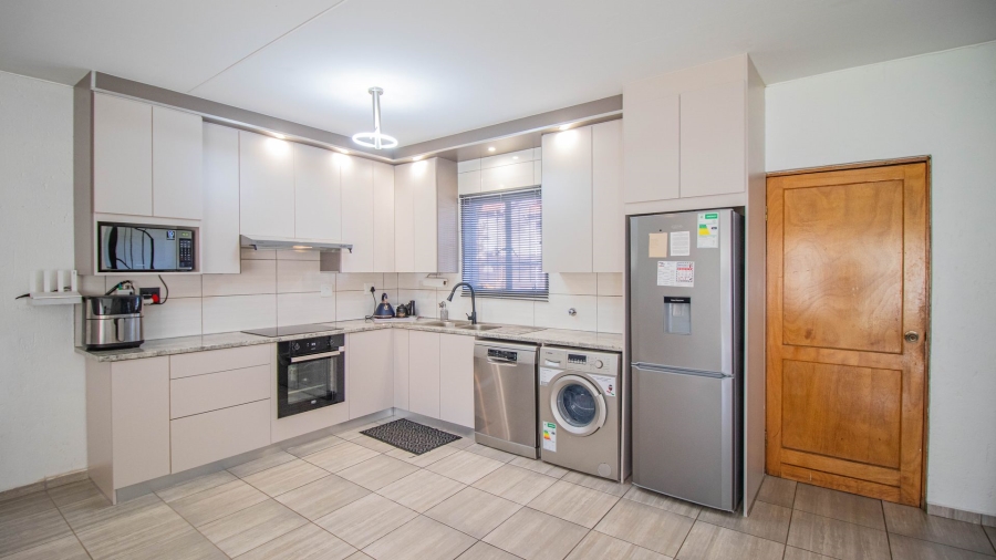 2 Bedroom Property for Sale in Aloe Place Gauteng