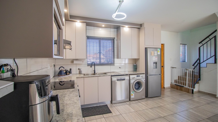 2 Bedroom Property for Sale in Aloe Place Gauteng